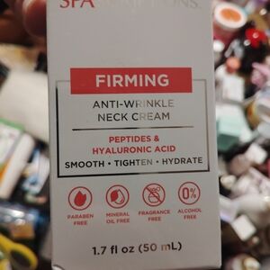 Firming Anti-Wrinkle Neck Cream with Peptides & Hyaluronic Acid - White/Red